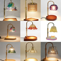 Lampe chauffe-bougie vintage dorée en forme d'arc avec abat-jour en verre festonné irisé, chauffe-bougie électrique à intensité variable pour la décoration de la pièce