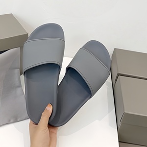 Pantoufles unisexes de qualité supérieure, sans talon, confortables et antidérapantes, marque de luxe, adaptées à la maison et à la salle de bain - Product Image 4