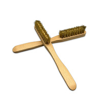Brosse d'escalade et de bouldering avec manches en bambou, chêne ou hêtre, poils de sanglier, logo gravé au laser, personnalisation gratuite