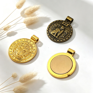 Etiqueta metálica grabada a medida, medallón de latón personalizado con logotipo para accesorio de bolso de marca. - Product Image 1