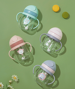 Botella de paja de agua potable escolar con animales de dibujos animados para niños sin BPA, Bola de gravedad, taza de bebé de paja con asa, botella de agua - Product Image 2