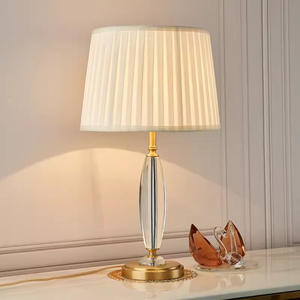 Lampe de table en cristal à intensité variable de style nordique européen, gris luxueux, blanc chaud 2700K, garantie 1 an, chambre principale, hôtel, canapé - Product Image 1