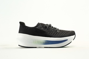 Zapatillas de correr de malla transpirable, a la moda, hechas a medida, con cordones y suelas de goma de alta calidad para usar en primavera. - Product Image 2
