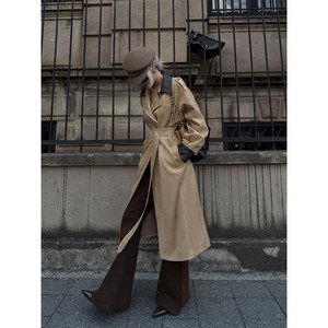 Cappotto Lungo da Donna in <span class=keywords><strong>Pelle</strong></span> Scamosciata e Velluto con Dettagli Vintage di Lusso, Personalizzabile con Logo, per l'Autunno - Vendita all'Ingrosso - Product Image 2