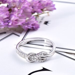 Anello con design a nodo floreale, stile creativo, per donna, gioiello per occasioni nuziali - Product Image 6
