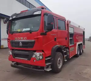 Le camion de pompiers en mousse HOWO 8t de haute qualité devrait être un camion à moteur d'urgence