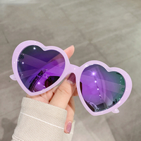 Vente chaude femmes Design de mode PC lunettes de soleil dégradé de couleur coeur UV400 TAC lunettes de soleil polarisées