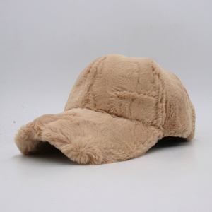 Casquettes de baseball ajustables en fausse fourrure pelucheuse avec broderie de logo personnalisé pour femmes, chaudes, pour le sport en plein air, tendance, toutes saisons - Product Image 4
