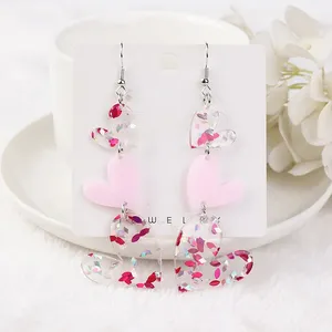 زوج أقراط متدلية للسيدات مُصممة على شكل قلب من الأكريليك مجوهرات عصرية للسيدات والفتيات مناسبة كهدية لعيد الميلاد - Product Image 3