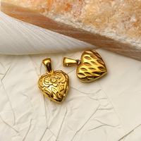Pendentif Cœur Floral Novirassine en Acier Inoxydable Plaqué Or 18K pour Femme, Bijou Délicat Géométrique Sculpté, Breloque DIY