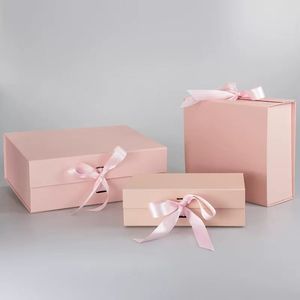 Cajas de Embalaje de Papel para Regalos de Cosméticos y Maquillaje, Plegables, Magnéticas, Rosadas, con Logotipo Personalizado de Fábrica, con Relieve y Laminado Mate - Product Image 1