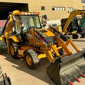 รถตักล้อยาง JCB 3CX มือสอง พร้อมเครื่องยนต์ดีเซลเทอร์โบชาร์จ บุ้งกี๋ตักด้านหน้าขนาด 1.0 ลูกบาศก์เมตร และอุปกรณ์ขุดด้านหลัง สำหรับงานก่อสร้าง - Product Image 3