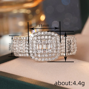 Anello Geometrico Quadrato con Zirconi per Donne, Elegante Gioiello da Dito per Matrimoni e Moda - Product Image 4