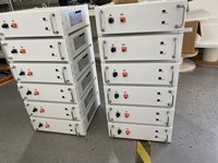 Offres Spéciales Koodsun : Système de Stockage d'Énergie à Batterie LiFePO4 Haute Tension Empilable 20kWh, 40kWh, 60kWh, 120kWh