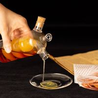 Botol Minyak Zaitun dan Cuka Kaca Borosilikat Transparan Persegi Tiup Manual, Tutup Gabus, Kapasitas 255ml, Menjaga Kesegaran