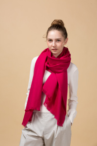Écharpe longue en laine rouge unie pour femme, accessoire chaud pour le cou, idéal pour l'hiver et le quotidien - Product Image 5