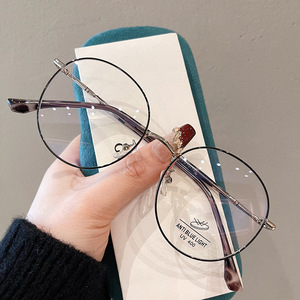 Gafas de Metal Redondas para Mujer Qianai, Montura Completa con Lentes de PC con Protección UV400 y Anti Luz Azul, Diseño Moderno - Product Image 2