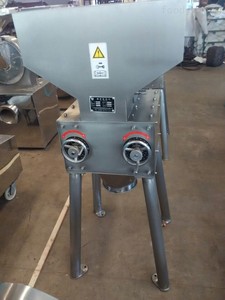 Machine à broyer le <span class=keywords><strong>malt</strong></span> à double rouleau de qualité alimentaire, moulin à <span class=keywords><strong>malt</strong></span> à basse vitesse pour microbrasserie - Product Image 1
