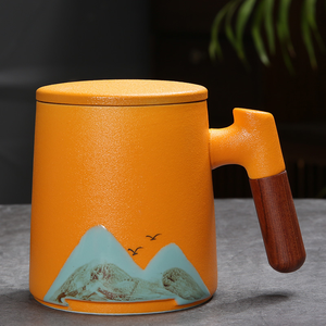 Mug en céramique avec poignée en bois imprimable avec logo, filtre à thé intégré, couleur personnalisée et motif de dessin animé pour les fêtes - Product Image 1