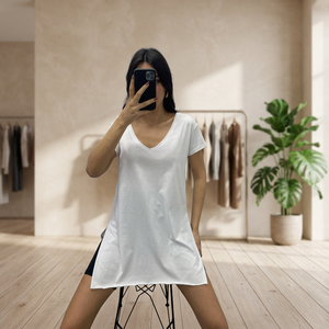 เสื้อยืดลำลองผู้หญิงผ้าฝ้าย 100% ระบายอากาศได้ดี ทรงยาวผ่าข้าง สีขาว - Product Image 3