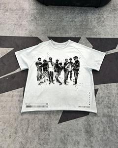 T-Shirt Streetwear Personalizzata con Lavaggio Vintage, Oversize, <span class=keywords><strong>Grafica</strong></span> Tipografica Audace e Design con Maniche Raglan - Product Image 1