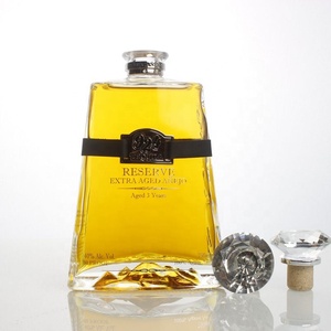 Étiquette <span class=keywords><strong>personnalisée</strong></span> <span class=keywords><strong>de</strong></span> luxe forme carrée Extra Flint 750ml vin clair Whisky Vodka RUM Gin Tequila <span class=keywords><strong>bouteille</strong></span> en verre avec bouchon en liège - Product Image 5