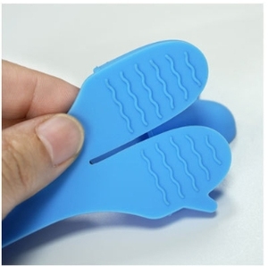 Factory Wholesale 1 Pair Mini <b>Silicone</b> Finger Oven Mitts Heat Resistant Versatile <b>Tool</b> Pot Holders Tongs Coffee Filter Clips - Product Image 4