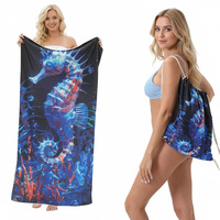 Serviette de plage pliable 2 en 1 en microfibre à séchage rapide intégrée avec un design imprimé pour le rangement