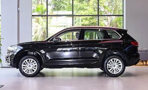 <span class=keywords><strong>Volkswagen</strong></span> Touareg 2023 3.0 TSI Édition Sharp <span class=keywords><strong>Noir</strong></span> Obsidienne Pack Sport Haute Performance Voitures Neuves Intérieur Spacieux en Stock - Product Image 5