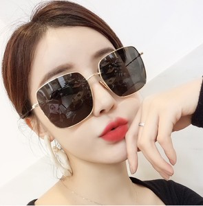Gafas <span class=keywords><strong>de</strong></span> <span class=keywords><strong>sol</strong></span> cuadradas polarizadas <span class=keywords><strong>para</strong></span> hombre y mujer, lentes <span class=keywords><strong>de</strong></span> <span class=keywords><strong>sol</strong></span> unisex con marco dorado y <span class=keywords><strong>cara</strong></span> <span class=keywords><strong>redonda</strong></span>, 2021New - Product Image 1