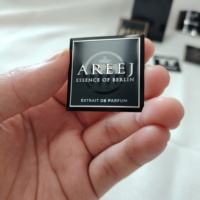 Étiquette autocollante en aluminium doré imperméable pour parfum de luxe personnalisé, logo personnalisé, emballage de flacon cosmétique haut de gamme personnalisé