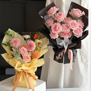 Papel de regalo impermeable al por mayor para el Día de San Valentín, en forma de corazón, blanco, plástico, para empaquetar ramos de flores. - Product Image 3