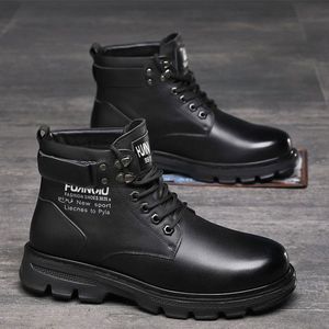 Fushou Bottes Martin pour hommes en cuir véritable noir, bottes de travail isolées pour l'hiver, à lacets avant, style britannique, bottes de neige - Product Image 1