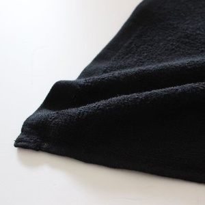 Lot de 10 serviettes noires extra-longues en pur coton, fines et absorbantes, adaptées aux salons de beauté, aux salons de coiffure, aux bains de pieds, aux saunas - Product Image 3
