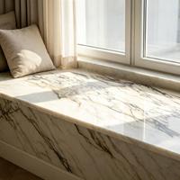 Grande dalle de marbre poli à veines fluides aux tons terreux, idéale pour les sols modernes et minimalistes des villas, chambres et salons.