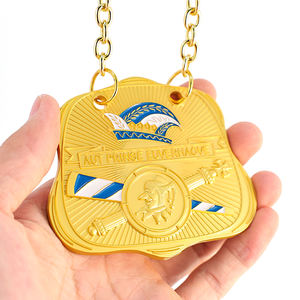 Medalla de Metal Chapada en Oro Personalizada con Diseño de Cadena para Colgar, Estilo <span class=keywords><strong>Noble</strong></span> Clásico Europeo, para Reconocimiento y Espíritu Competitivo - Product Image 1