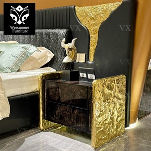 <span class=keywords><strong>Letto</strong></span> Imbottito Moderno di Lusso con Inserti Angolari in Ottone Dorato, Testiera Scanalata e Mobili da Camera da <span class=keywords><strong>Letto</strong></span> di Design Personalizzati - Product Image 2