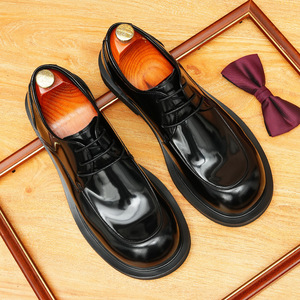 Nuevos Zapatos de Hombre Modernos y Elegantes con Punta en Pico, de Piel Vacuna con Grabado, Impermeables, para Otoño, Casuales de Negocios - Product Image 1
