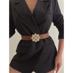 Cinturón Elegante para Mujer con Adornos de Perlas, Accesorio de Boda de Cuero Sintético, Ajuste Estándar - Product Image 1