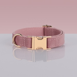 Nuove Tendenze 2025: <span class=keywords><strong>Collare</strong></span> <span class=keywords><strong>per</strong></span> Cani in Velluto <span class=keywords><strong>Morbido</strong></span>, Personalizzabile con Logo, Serie Rosa, Collari Stampati <span class=keywords><strong>per</strong></span> Cani con Accessori - Product Image 5