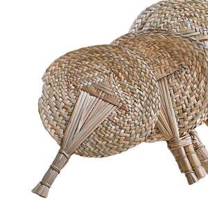 Abanico de mano artesanal de bambú y paja, estilo bohemio, moderno, con diseño de hojas naturales, para decoración de pared, bodas y arte. - Product Image 1