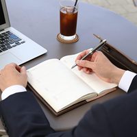 Protège-cahier A5 en cuir PU de haute qualité avec porte-stylo et porte-cartes, personnalisable avec logo