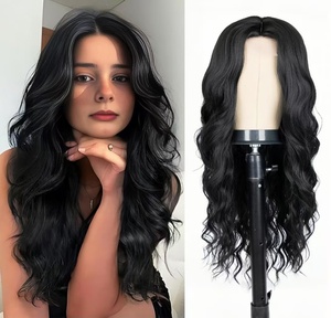 Alta calidad Color negro Onda del cuerpo con flequillo Resistente al calor Mujer Moda Diario Pelucas sintéticas - Product Image 1