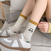 Nouveautés printemps/été 2024, chaussettes pour femmes à motif de dessin animé, chaussettes en coton sans couture mi-mollet, design mignon de panda brodé