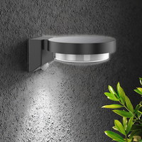 Nouvelles appliques murales solaires extérieures avec capteur de mouvement IP44 corps en plastique étanche pour l'utilisation de patio de cour de paysage de jardin