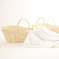 Lit bébé écologique en rotin et jonc de mer avec support et coussin, matelas à langer et panier à langer Moses en écorce de maïs avec poignée