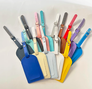 Étiquette de bagage de voyage <span class=keywords><strong>en</strong></span> cuir PU personnalisée étiquette de valise de carte d'embarquement réglable avec étiquettes d'identification de nom motif de lettre personnalisable - Product Image 1