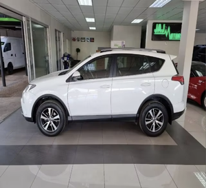 <span class=keywords><strong>Toyota</strong></span> <span class=keywords><strong>RAV4</strong></span> SUV 2017 Seminuevo, Asientos de Tela, Interior Claro, Neumáticos R19, Techo Solar, LED Xenón, Euro VI, 50000 Millas - Product Image 1