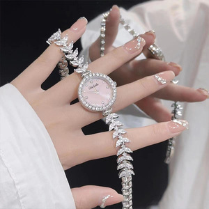 Orologio da Donna Sirena con Quadrante Piccolo e Bracciale Cielo Stellato: Versione Lusso Leggero della Popolare Catena a Coda di Pesce - Product Image 2