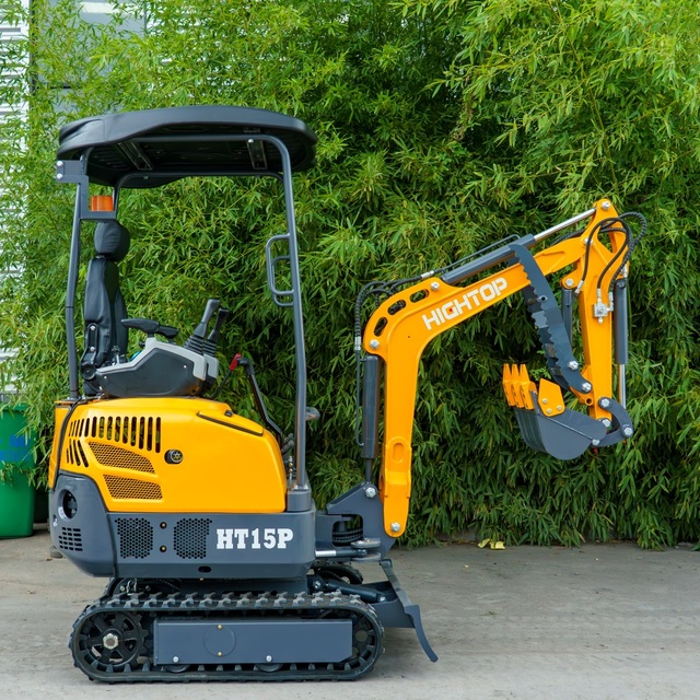 HIGHTOP HT15Pro Compact Mini Crawler Excavator 30 Degree Climbing Capacity Rubber Track Digger for Narrow Working Site